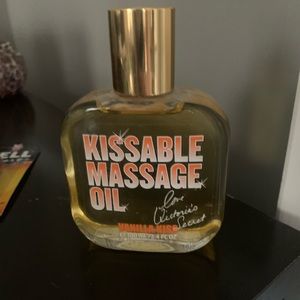 Victoria secret message oil - kissable